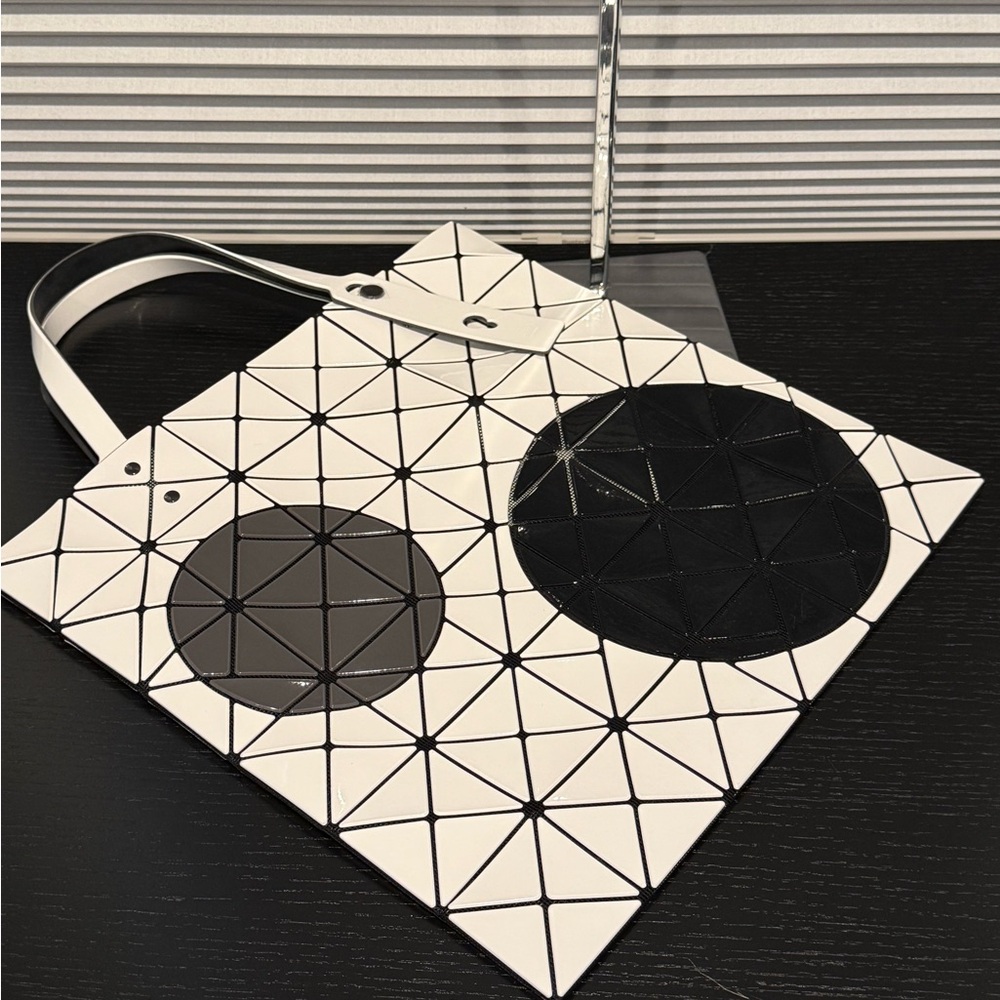 BAO BAO ISSEY MIYAKE TOTE - Picture 4 of 9